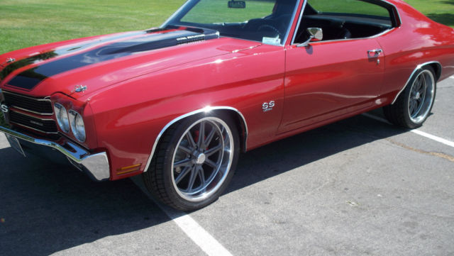 1970 Red Chevrolet Chevelle Coupe