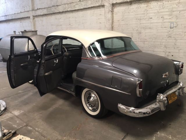 1954 Gris plateado Chevrolet Bel Air/150/210