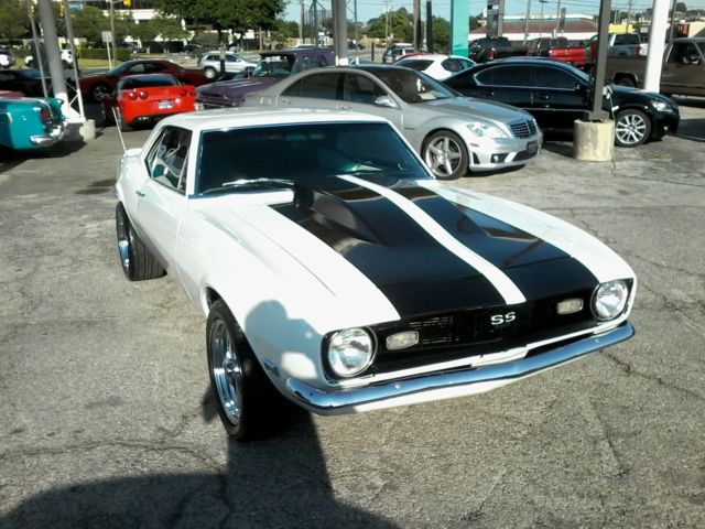 1967 White Chevrolet Camaro Coupe
