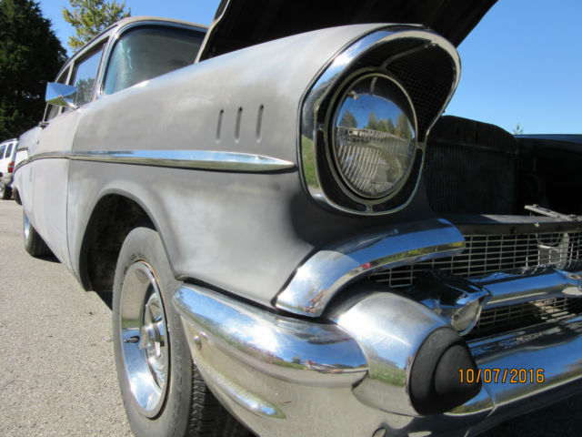 1956 Blue Chevrolet Bel Air/150/210 2 dood post