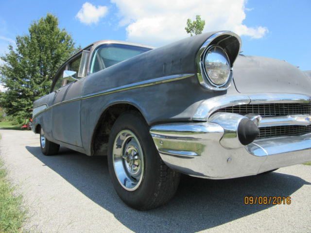 1956 Blue Chevrolet Bel Air/150/210 2 dood post