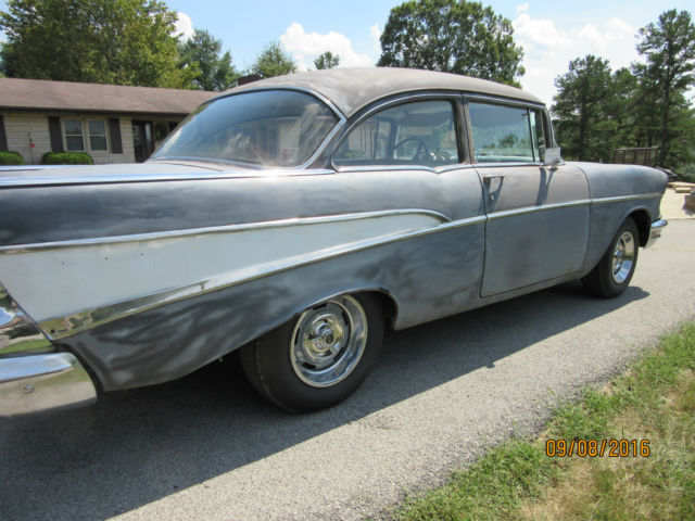 1956 Blue Chevrolet Bel Air/150/210 2 dood post