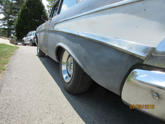 1956 Blue Chevrolet Bel Air/150/210 2 dood post