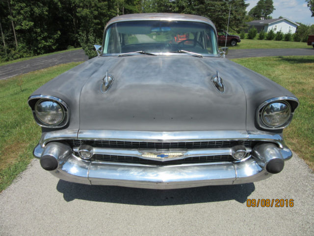 1956 Blue Chevrolet Bel Air/150/210 2 dood post