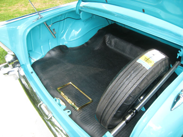 1957 Tropical Turquoise, India Ivory exterior Chevrolet Bel Air/150/210