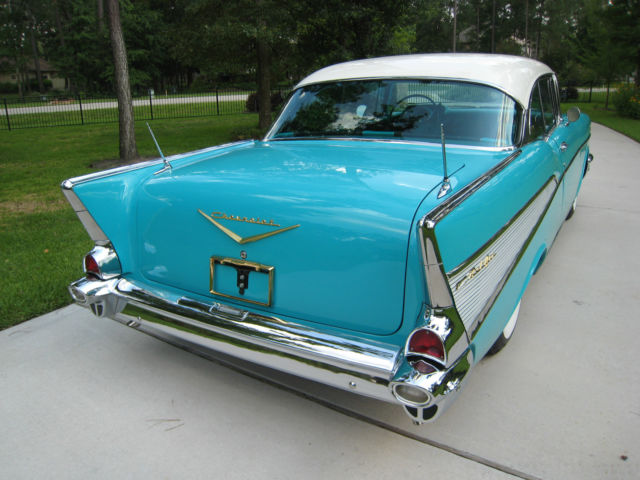 1957 Tropical Turquoise, India Ivory exterior Chevrolet Bel Air/150/210