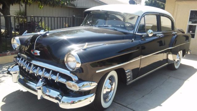 1953 Black/white Chevrolet Bel Air/150/210 4 door