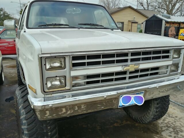 1988 White Chevrolet Blazer