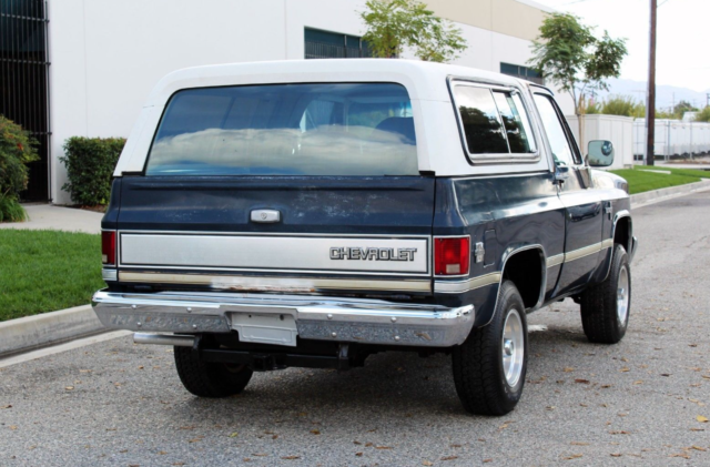 1984 BLUE/WHITE Chevrolet Blazer K5 SILVERADO EDITION