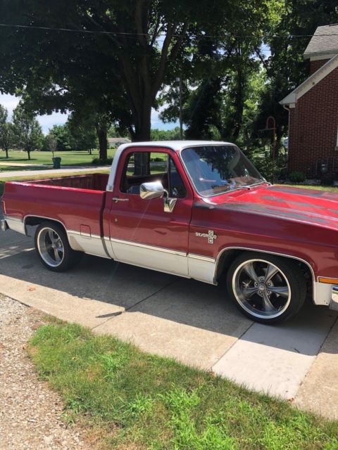 1983 Red/White Chevrolet C-10