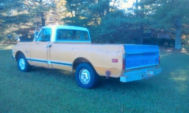 1971 Gold & white Chevrolet C-10 Standard Cab Pickup