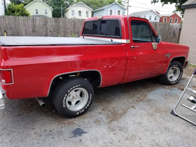 1986 Red Black Chevrolet C-10 Standard Cab Pickup