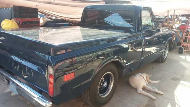 1969 blue Chevrolet C-10 Cabina y chasis