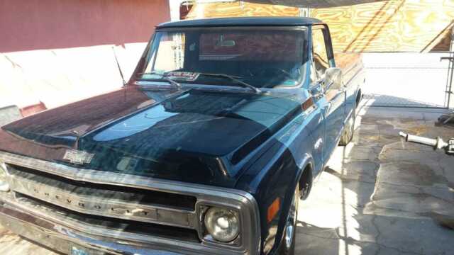 1969 blue Chevrolet C-10 Cabina y chasis