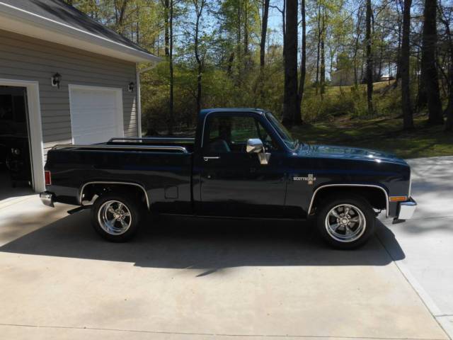1986 Blue Chevrolet C-10 Standard Cab Pickup