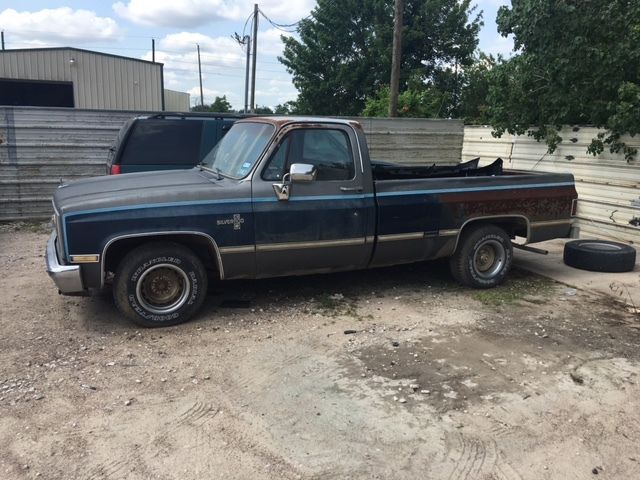 1986 Blue Chevrolet C-10 Standard Cab Pickup