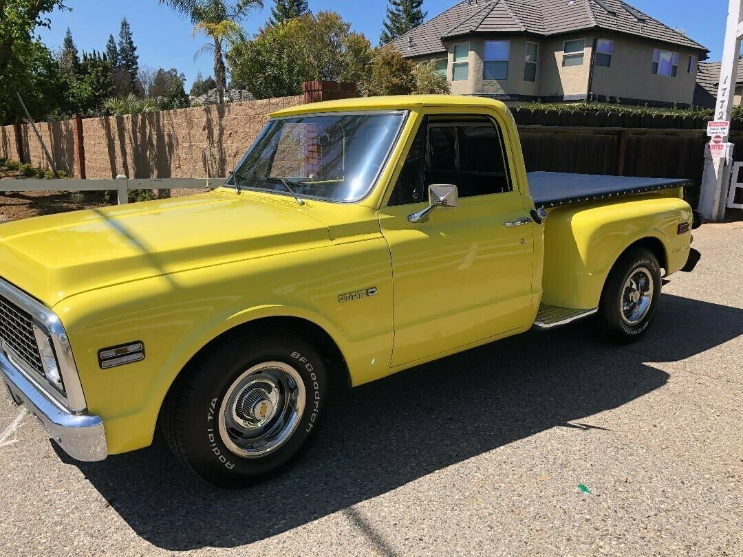 1971 Yellow Chevrolet C-10 Standard Cab Pickup