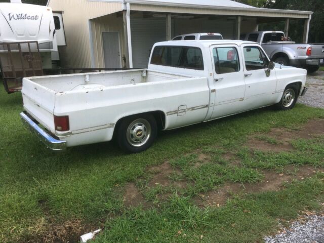 1987 White Chevrolet C-10 Crew Cab Pickup