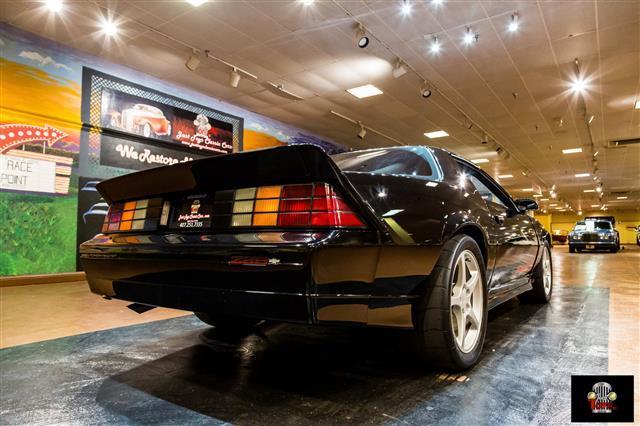 1987 Black Chevrolet Camaro --