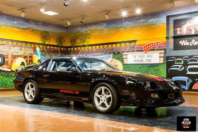 1987 Black Chevrolet Camaro --