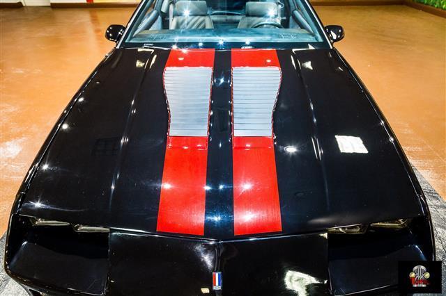 1987 Black Chevrolet Camaro --