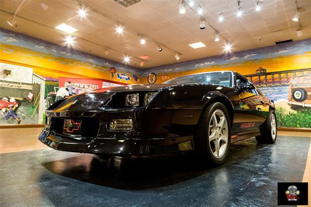 1987 Black Chevrolet Camaro --