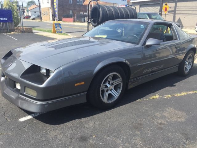 1989 White Chevrolet Camaro Coupe