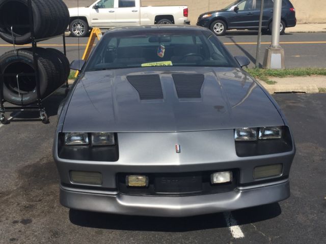 1989 White Chevrolet Camaro Coupe