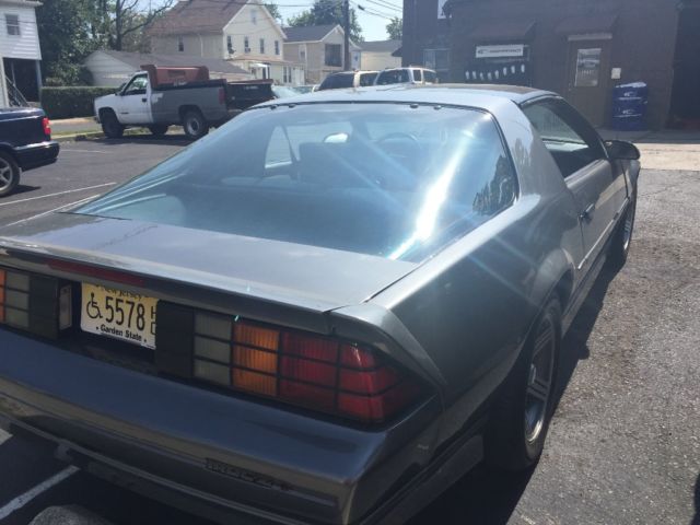 1989 White Chevrolet Camaro Coupe
