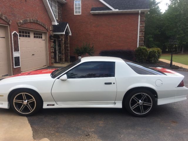 1992 White Chevrolet Camaro Coupe