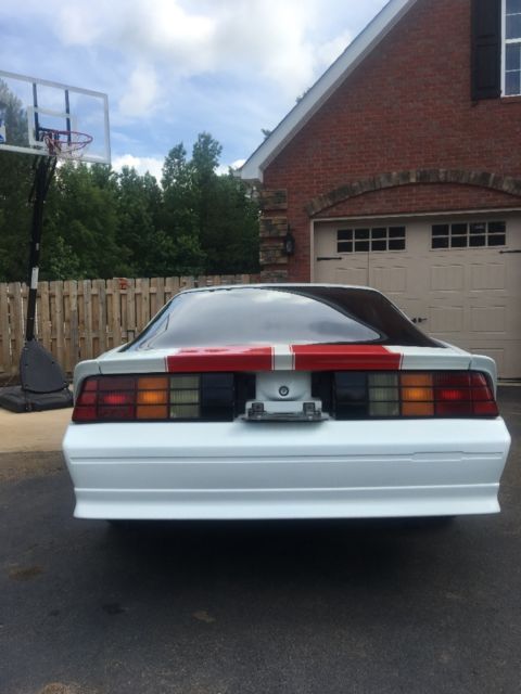 1992 White Chevrolet Camaro Coupe