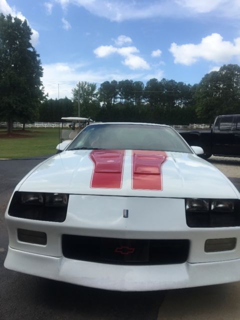 1992 White Chevrolet Camaro Coupe