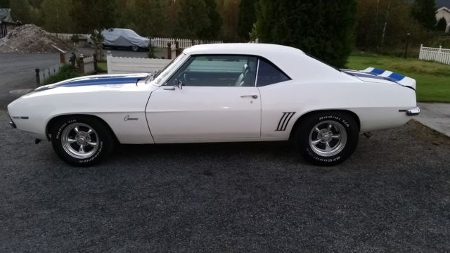 1969 White Chevrolet Camaro Coupe