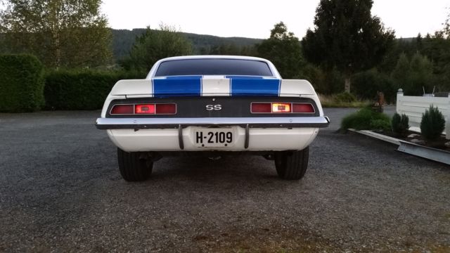 1969 White Chevrolet Camaro Coupe