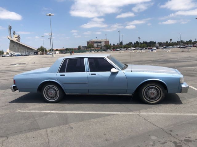 1987 Blue Chevrolet Capriceold Sedan