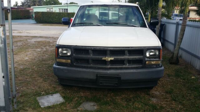 1993 White Chevrolet C/K Pickup 1500 Cab & Chassis