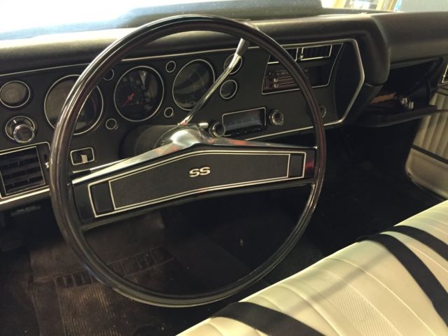 1970 Gold Chevrolet Chevelle Coupe