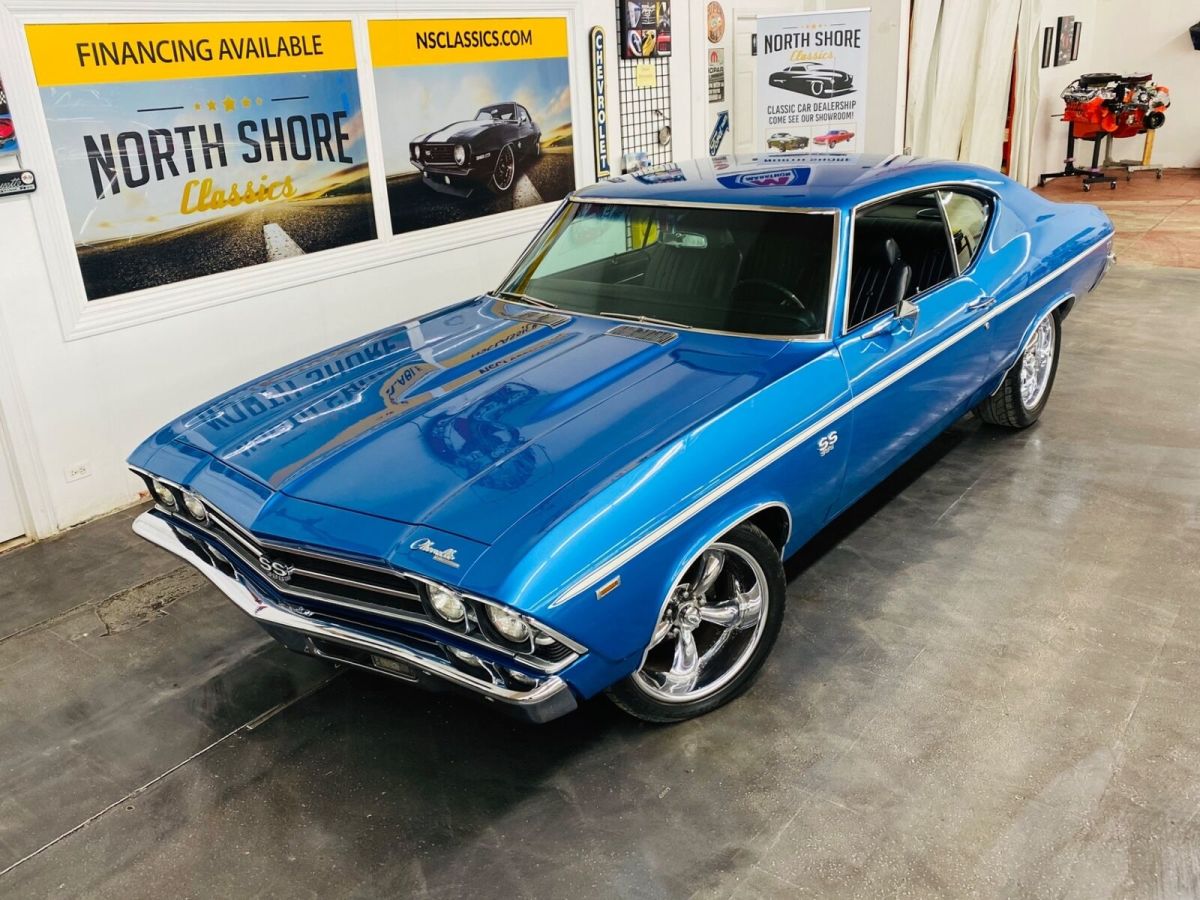 1969 Blue Chevrolet Chevelle Coupe