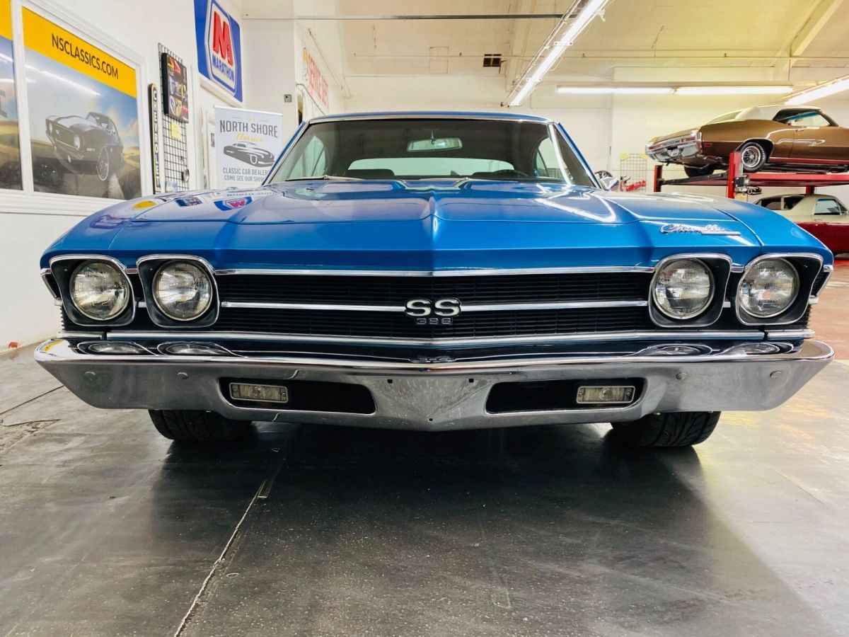 1969 Blue Chevrolet Chevelle Coupe