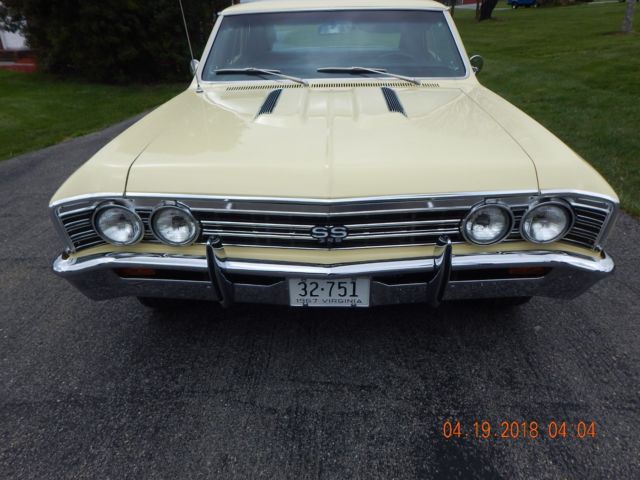 1967 Yellow Chevrolet Chevelle Coupe