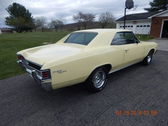 1967 Yellow Chevrolet Chevelle Coupe
