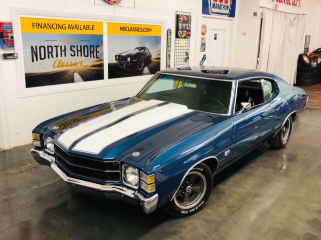 1971 Blue Chevrolet Chevelle --