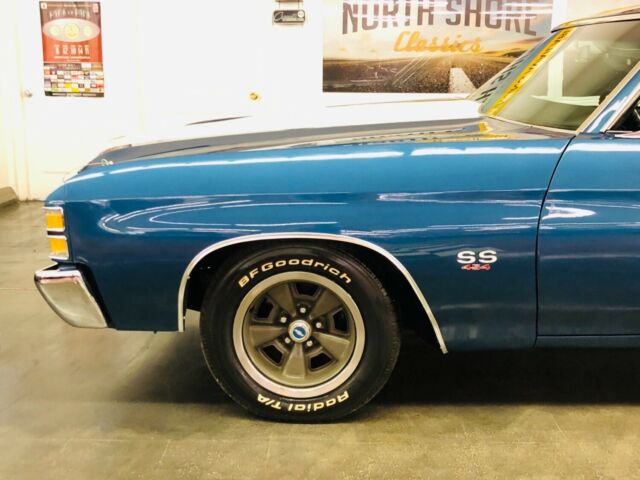 1971 Blue Chevrolet Chevelle --