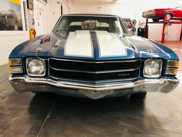 1971 Blue Chevrolet Chevelle --