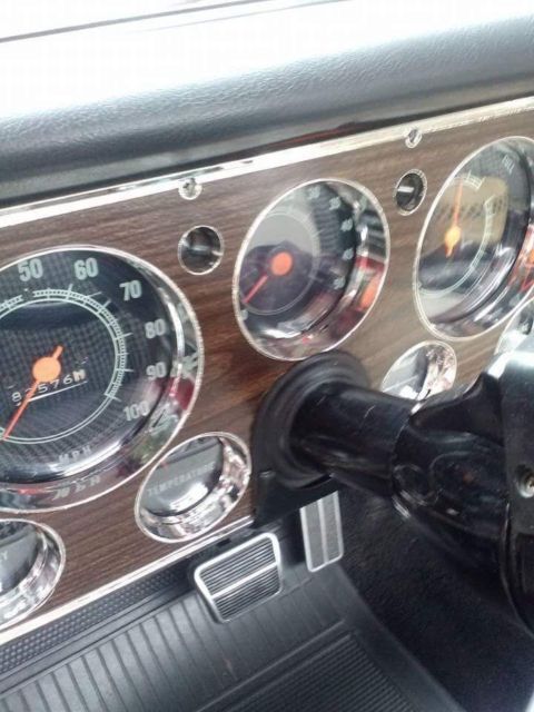 1972 Medium red/white Chevrolet C-10 Long bed