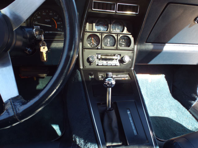 1979 2008 GM Color (Polar Blue) Chevrolet Corvette Coupe w/T-Tops (2 sets)