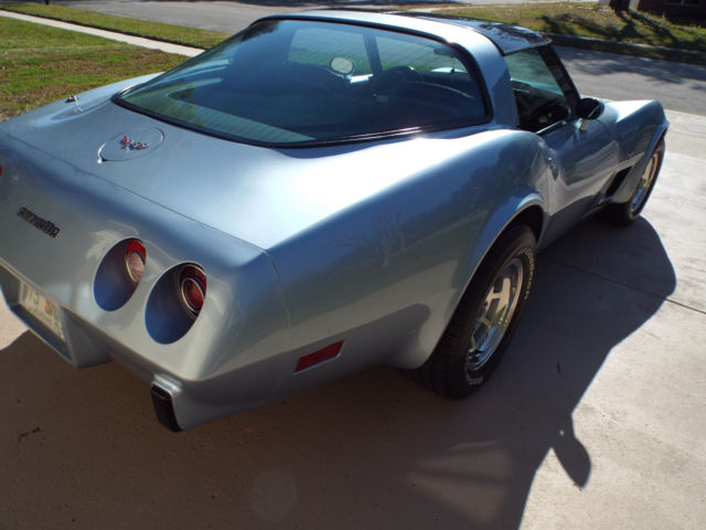 1979 2008 GM Color (Polar Blue) Chevrolet Corvette Coupe w/T-Tops (2 sets)