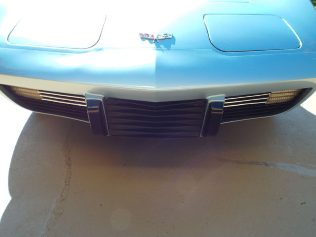 1979 2008 GM Color (Polar Blue) Chevrolet Corvette Coupe w/T-Tops (2 sets)