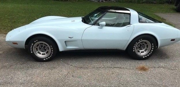 1979 blue/white Chevrolet Corvette