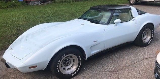 1979 blue/white Chevrolet Corvette